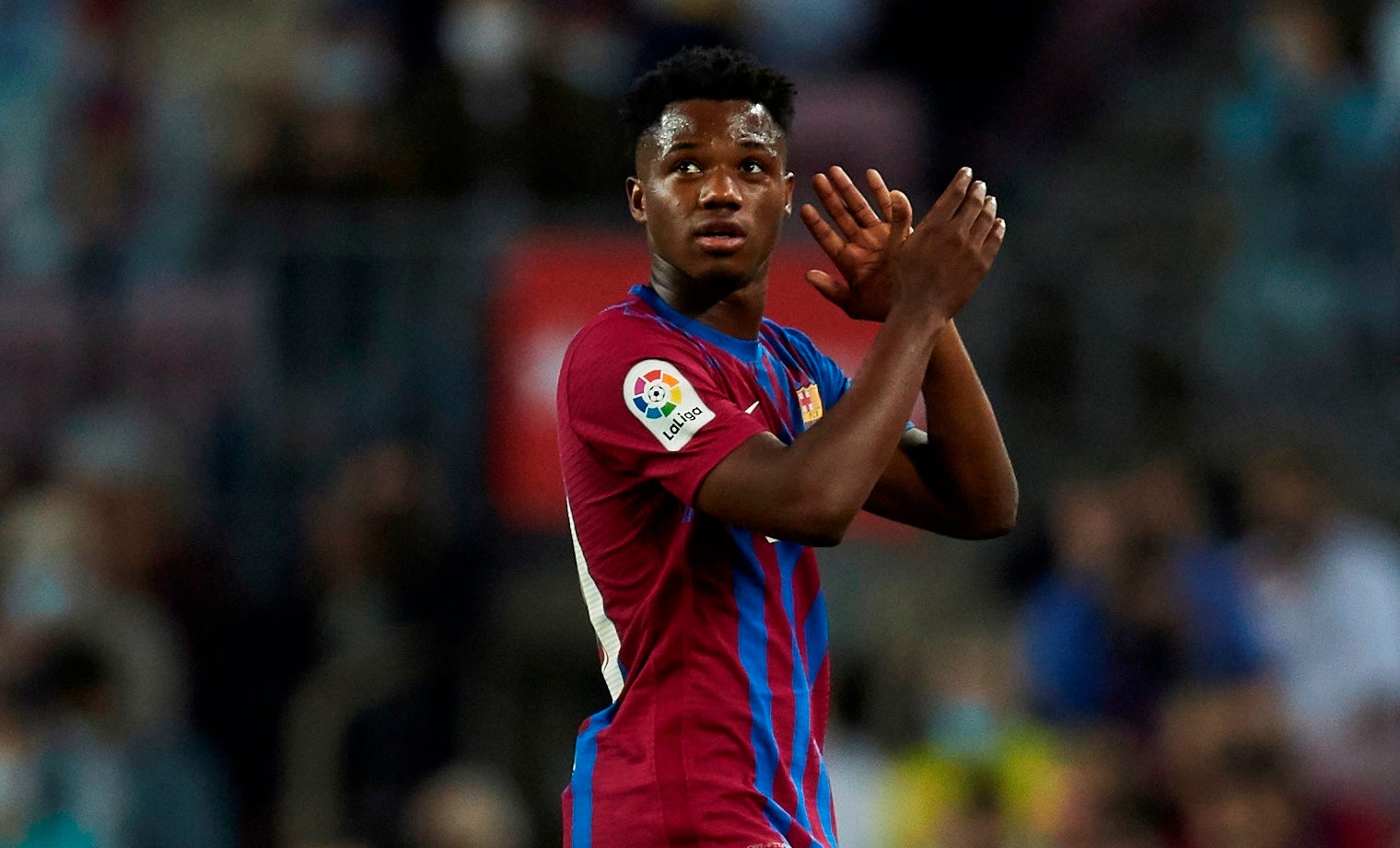 El Barcelona gana al Valencia y se lleva los tres puntos en el Camp Nou El Barcelona gana al Valencia y se lleva los tres puntos en el Camp Nou