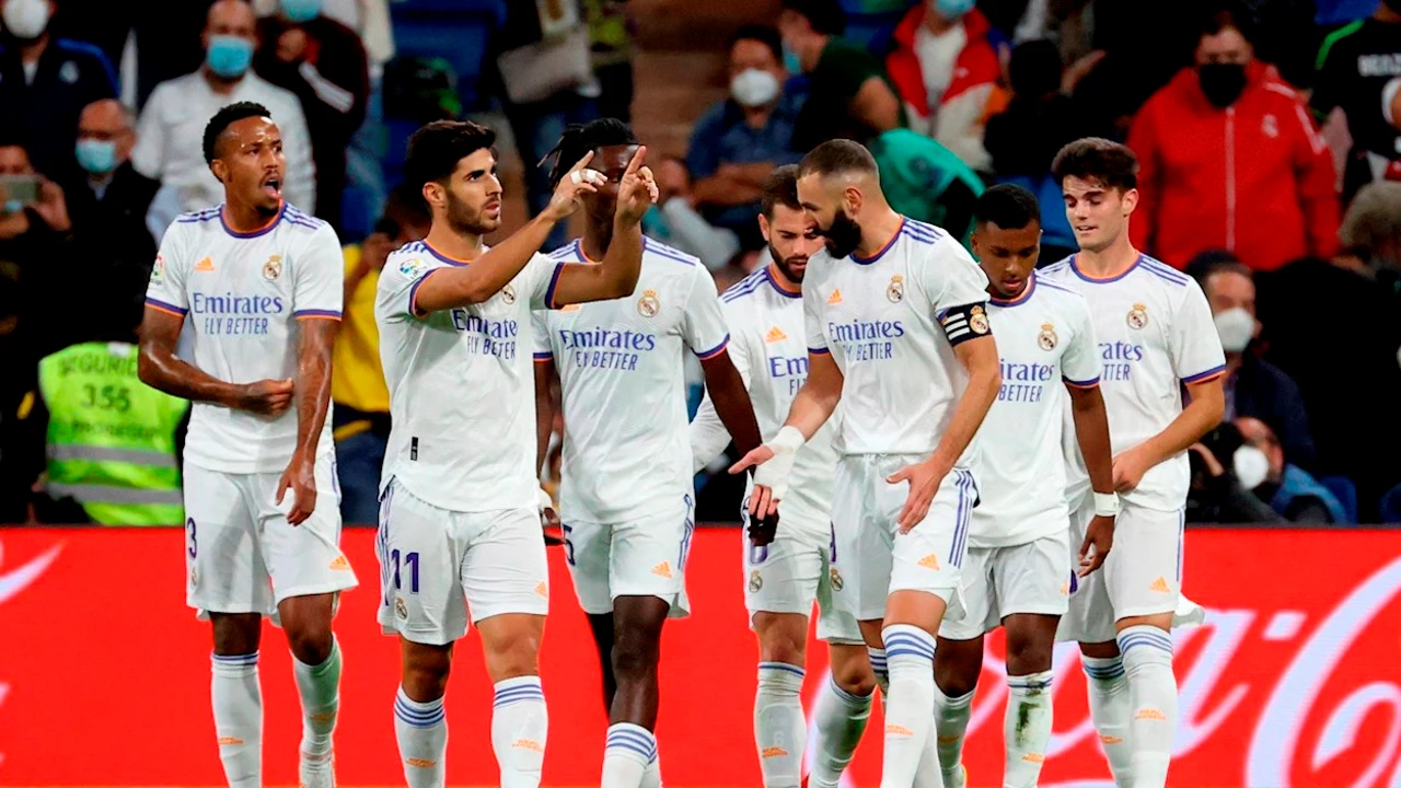 Los jugadores del Real Madrid celebran un gol