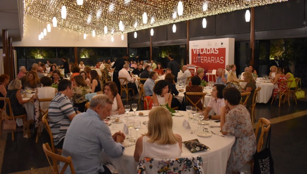 Imagen de archivo de las Veladas en restaurante Maestral