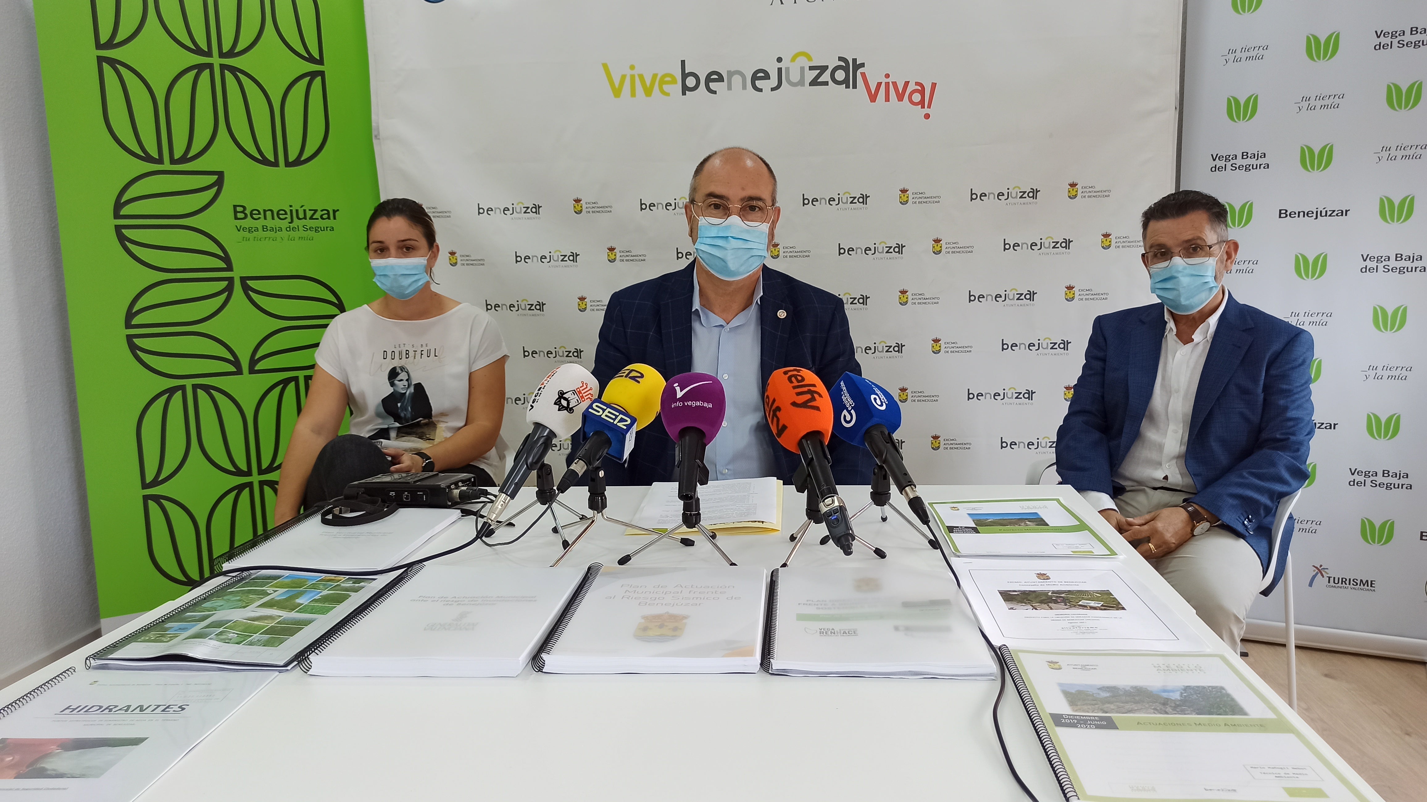 Miguel López cede la alcaldía a Rosa García “con las cuentas de Benejúzar saneadas” Miguel López cede la alcaldía a Rosa García “con las cuentas de Benejúzar saneadas”