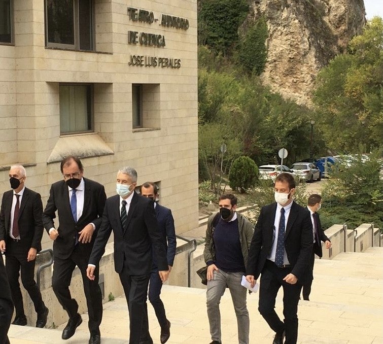 El Gobierno no prevé medidas excepcionales ante la llegada masiva de pateras a España El Gobierno no prevé medidas excepcionales ante la llegada masiva de pateras a España