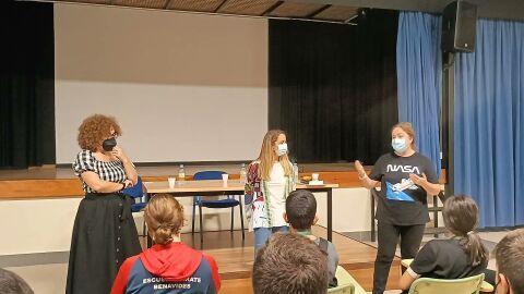Instantes de la mesa redonda celebrada hoy en Chiclana
