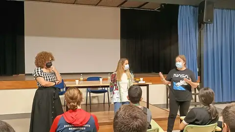 Instantes de la mesa redonda celebrada hoy en Chiclana Instantes de la mesa redonda celebrada hoy en Chiclana