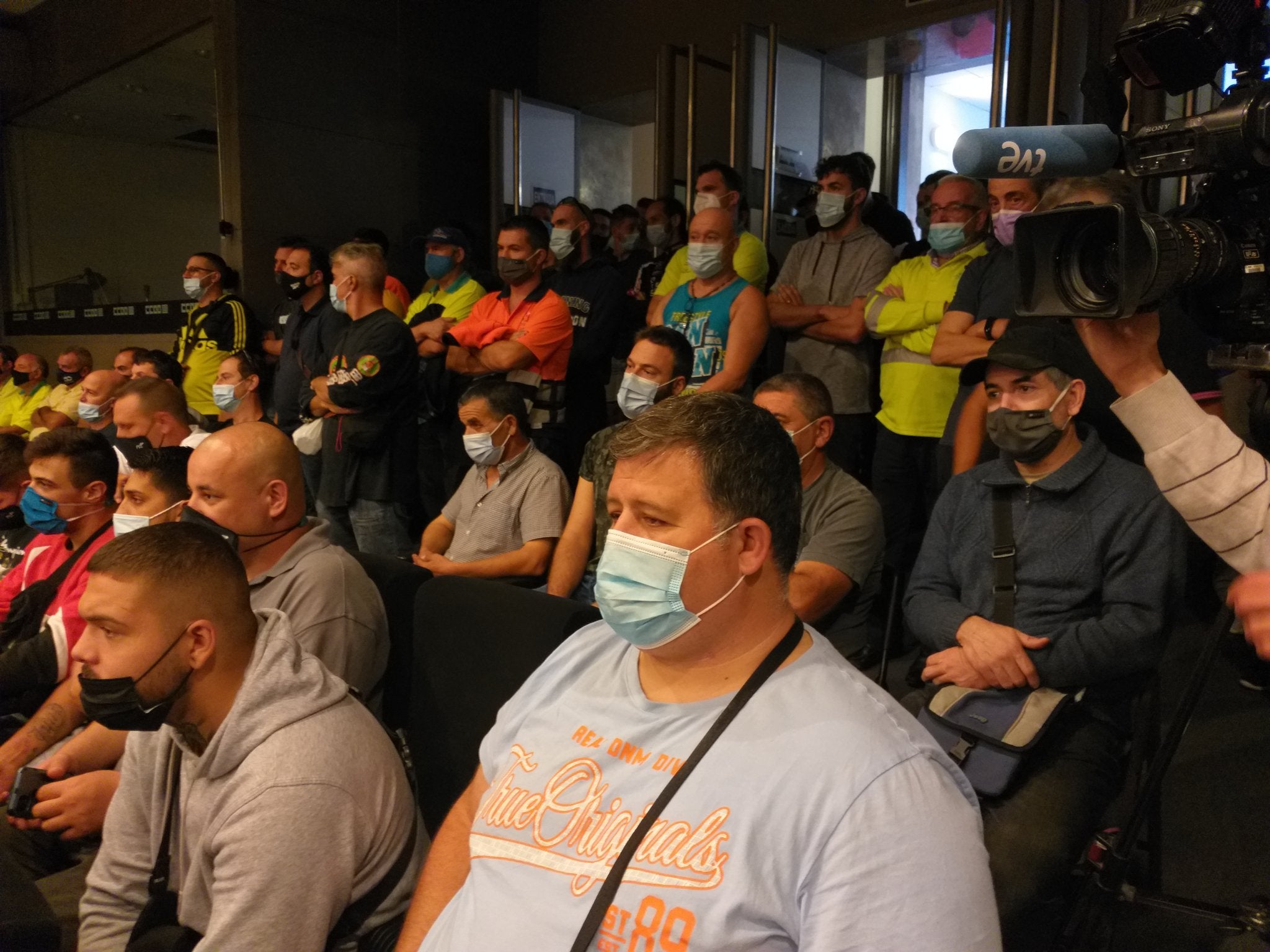 Los camiones retoman la recogida de basura en Mallorca y Menorca pero Comisiones Obreras advierte que podría reactivar la huelga Los camiones retoman la recogida de basura en Mallorca y Menorca pero Comisiones Obreras advierte que podría reactivar la huelga