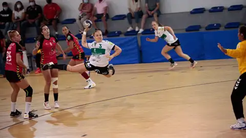 Katia Zhukova fue la jugadora más destacada en la victoria del Elche ante el Lanzarote. BALONMANO