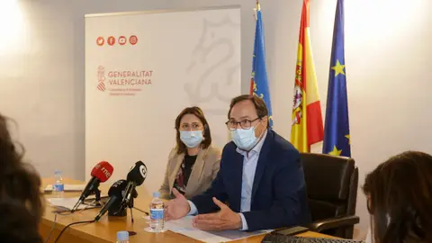 Ambos consellers han destacado la importancia de implicar a los ciudadanos en la elaboración de los presupuestos SOLER Y PEREZ GARIJO