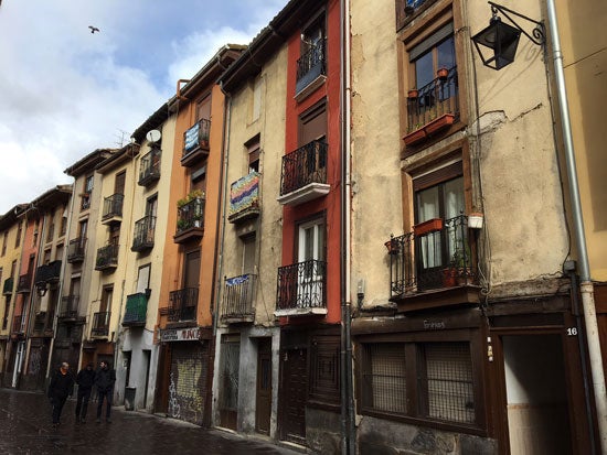 Manu Aracama: "Es necesaria la intervención urgente en algunos edificios del Casco Viejo" Manu Aracama: "Es necesaria la intervención urgente en algunos edificios del Casco Viejo"