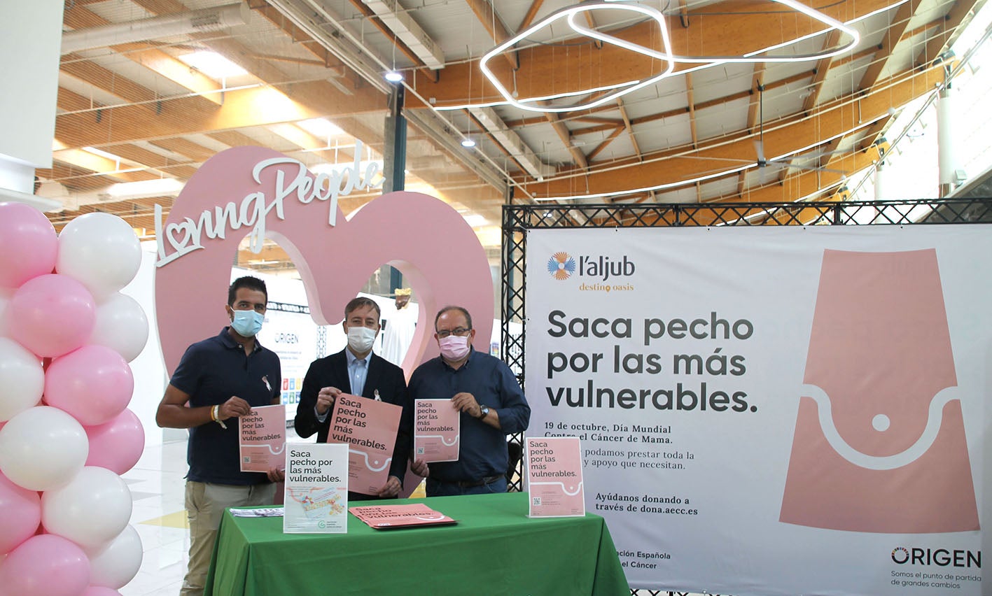L'Aljub celebra el Día Internacional Contra el Cáncer de Mama y se suma al rosa L'Aljub celebra el Día Internacional Contra el Cáncer de Mama y se suma al rosa