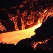 INVOLCAN difunde las imponentes imágenes de los ríos de lava que arrasan La Palma