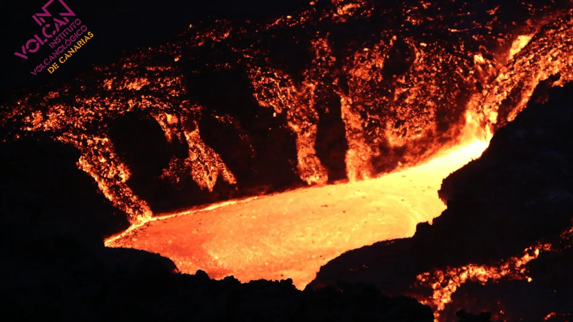 INVOLCAN difunde las imponentes imágenes de los ríos de lava que arrasan La Palma