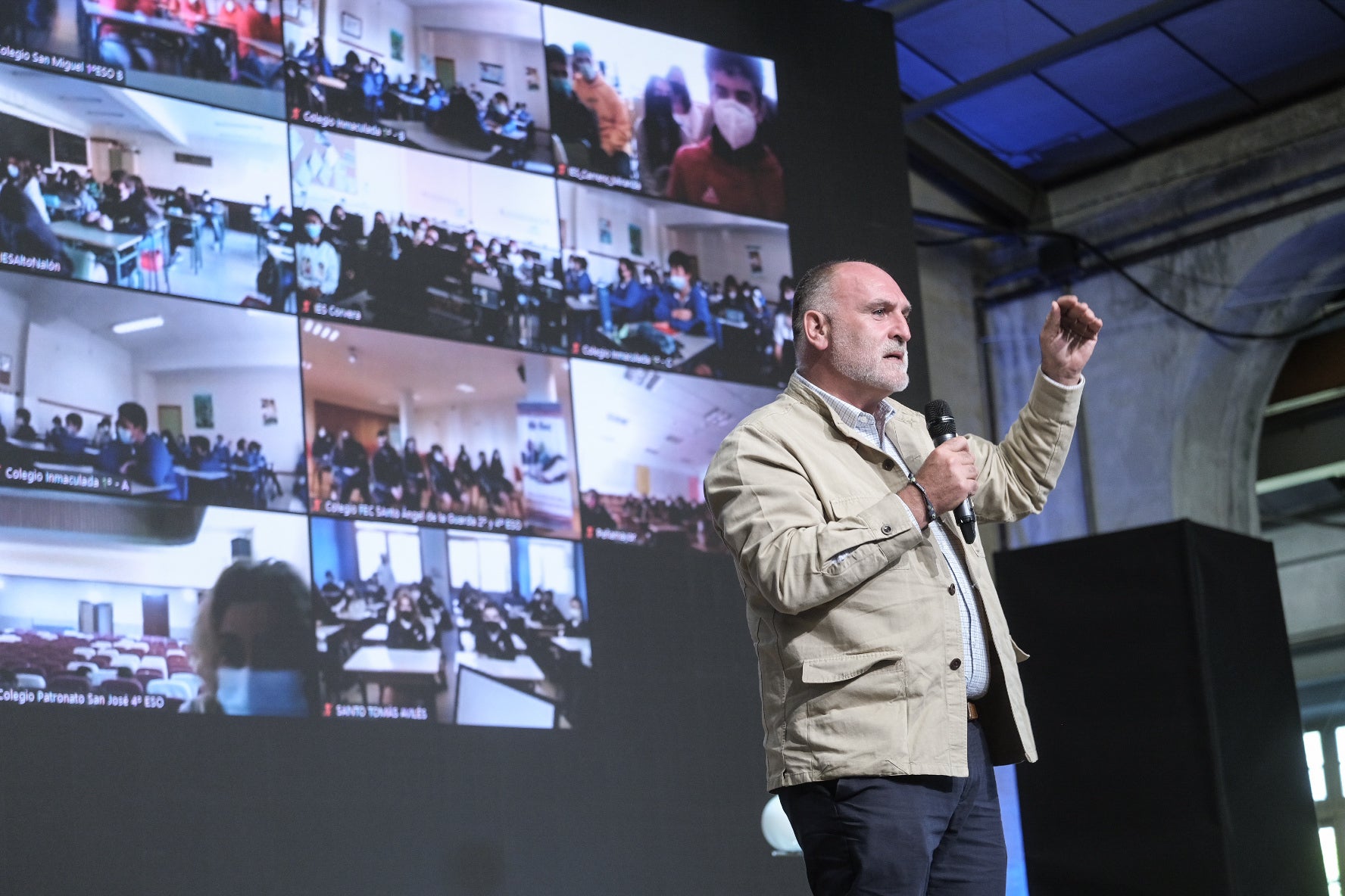 José Andrés: "Las personas demandan dignidad, no limosna" José Andrés: "Las personas demandan dignidad, no limosna"