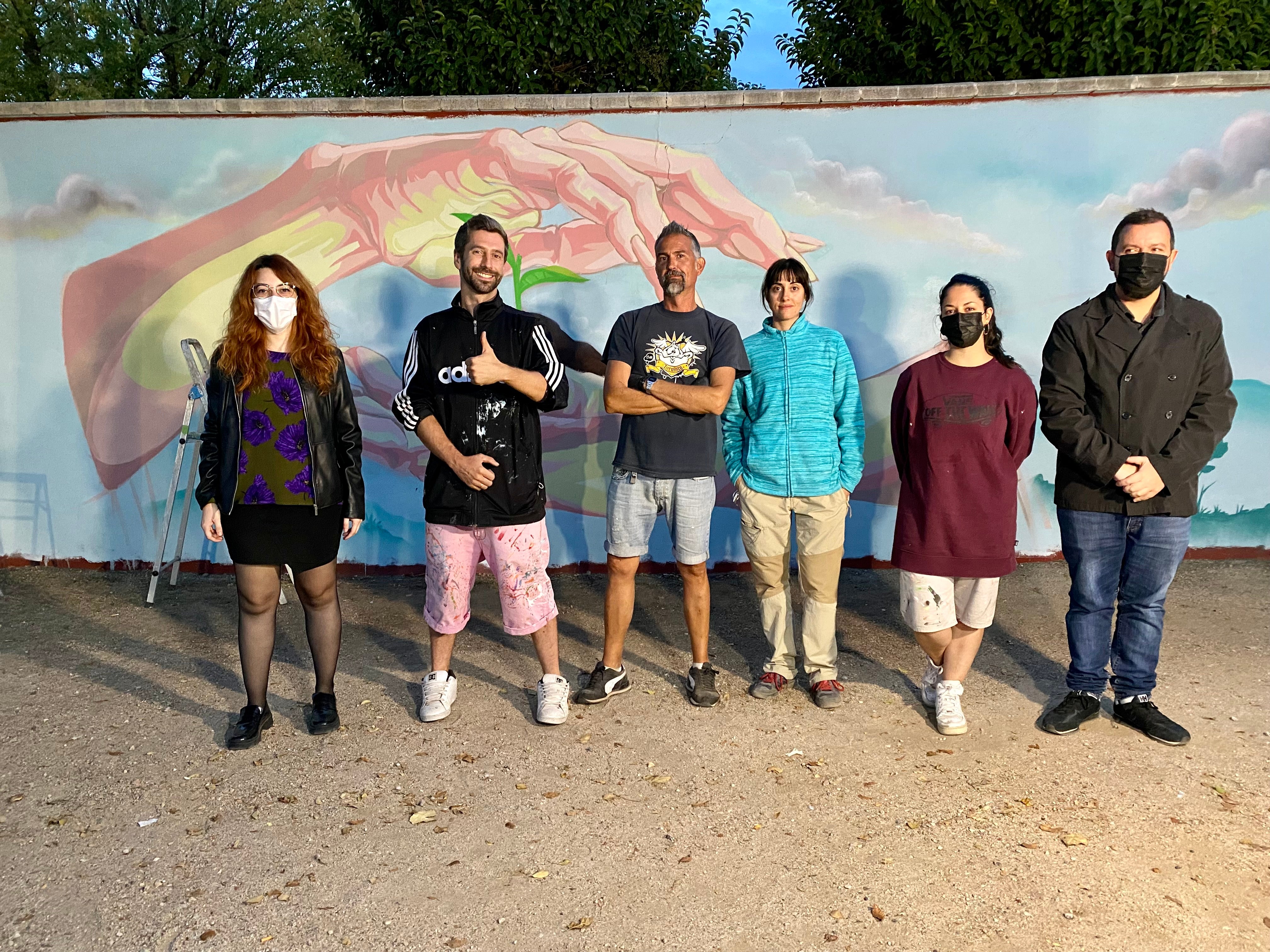 Un mural de 36 metros para concienciar sobre el cuidado del medio ambiente Un mural de 36 metros para concienciar sobre el cuidado del medio ambiente