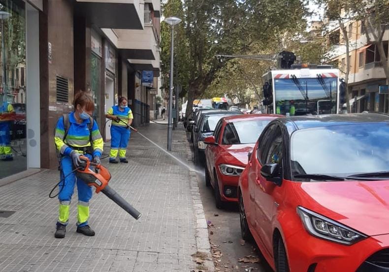 Emaya refuerza el servicio de limpieza de Palma con 200 trabajadores este verano Emaya refuerza el servicio de limpieza de Palma con 200 trabajadores este verano