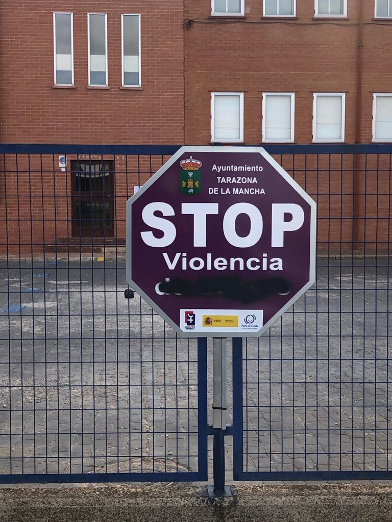 Vandalismo en Tarazona contra las señal de municipio libre de violencia de género Vandalismo en Tarazona contra las señal de municipio libre de violencia de género