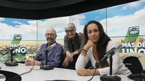Miguel Rellán, Amparo Pamplona e Isabel Serrano en 'Más de uno' Miguel Rellán, Amparo Pamplona e Isabel Serrano en 'Más de uno'