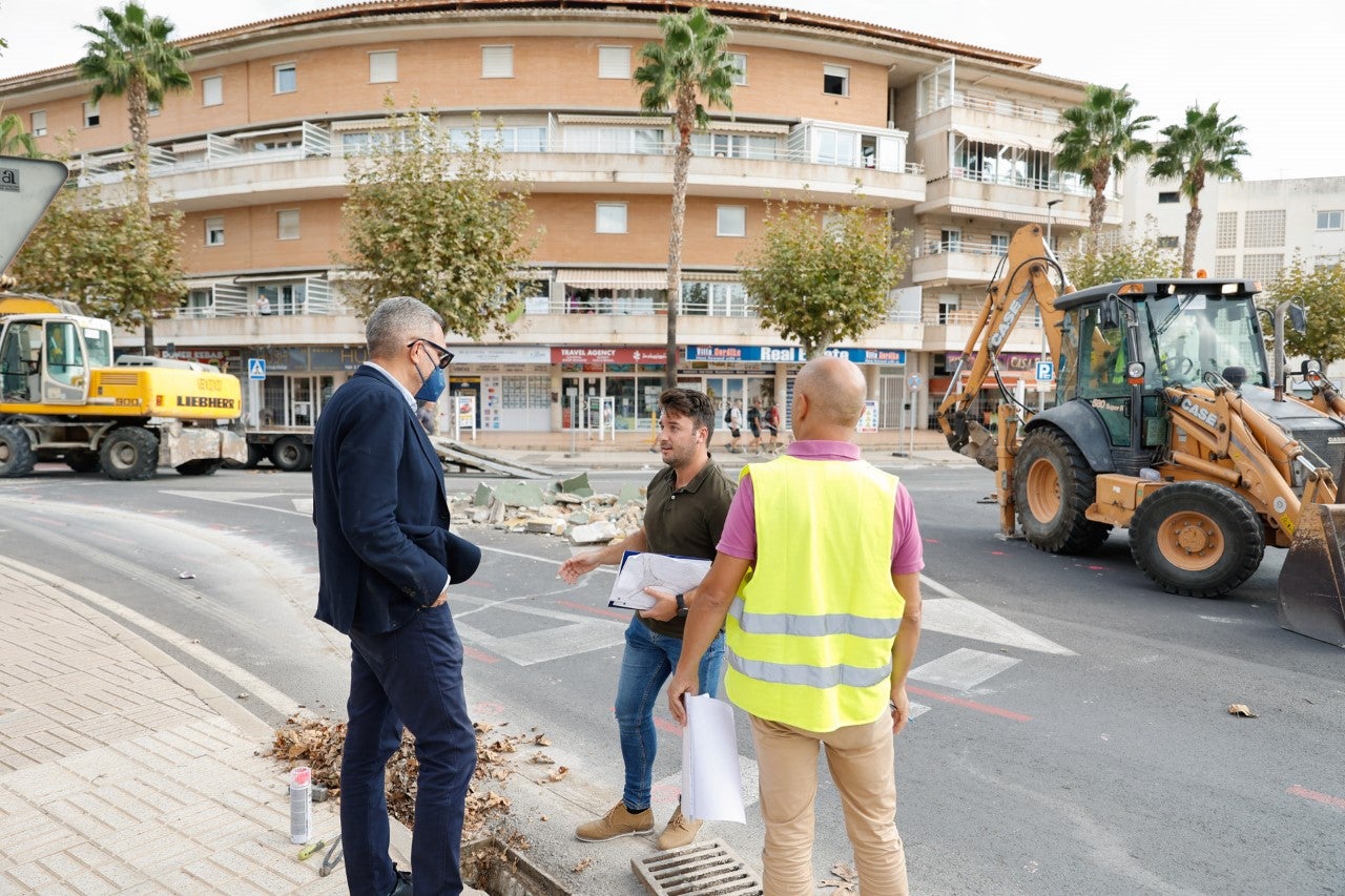 Las obras de la Rotonda de la Avenida del Albir reducirán un tercio su plazo de ejecución Las obras de la Rotonda de la Avenida del Albir reducirán un tercio su plazo de ejecución