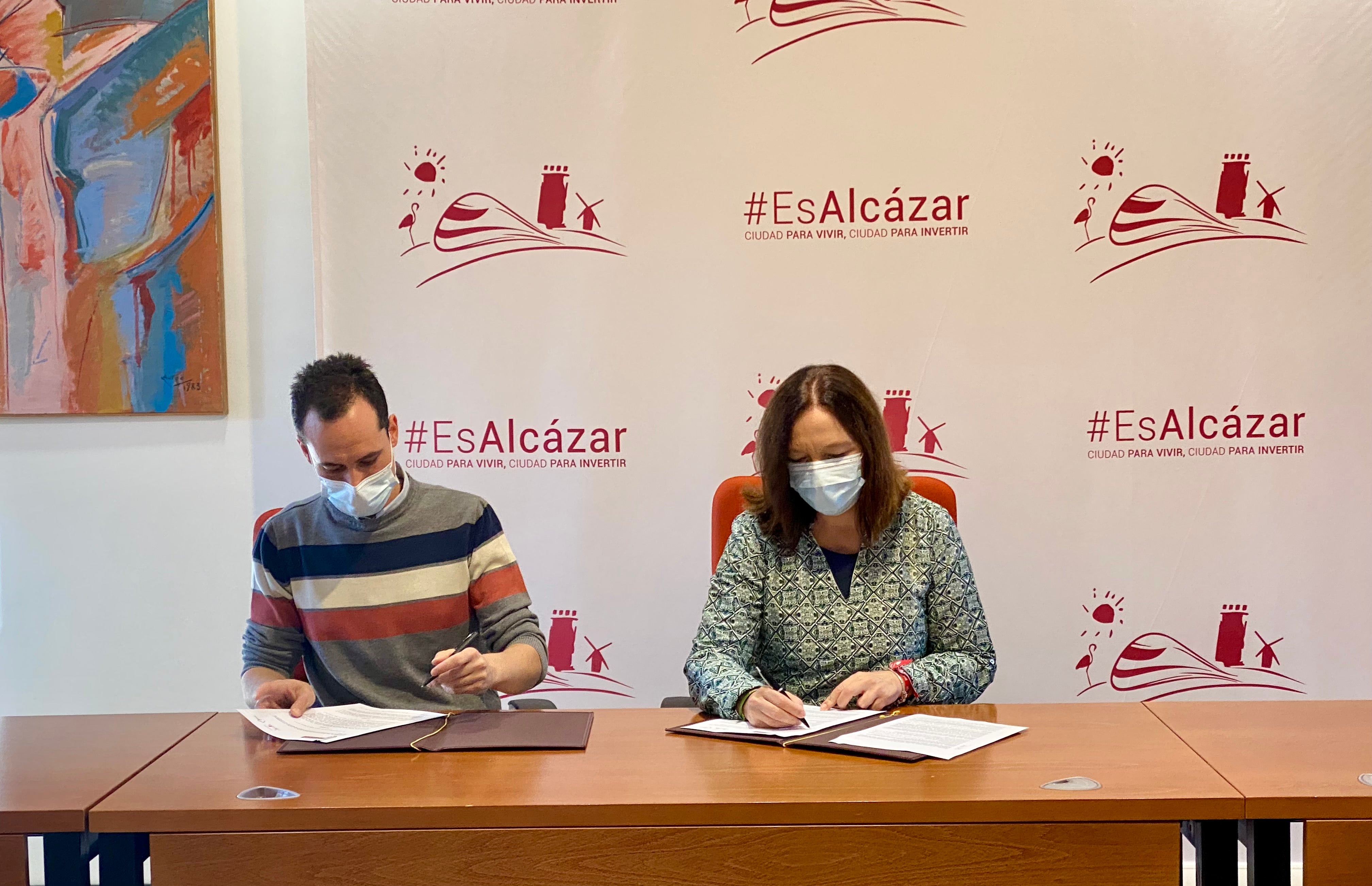 El Ayuntamiento de Alcázar firma convenio de colaboración con la Asociación Banda de Música El Ayuntamiento de Alcázar firma convenio de colaboración con la Asociación Banda de Música