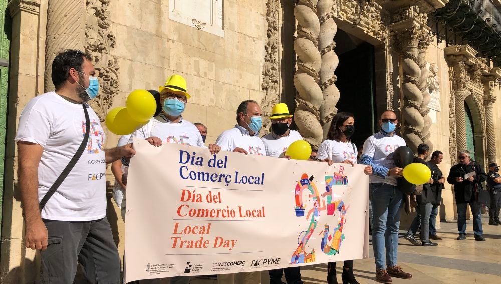Miembros de Facpyme en la presentación del Día del Comercio Local 