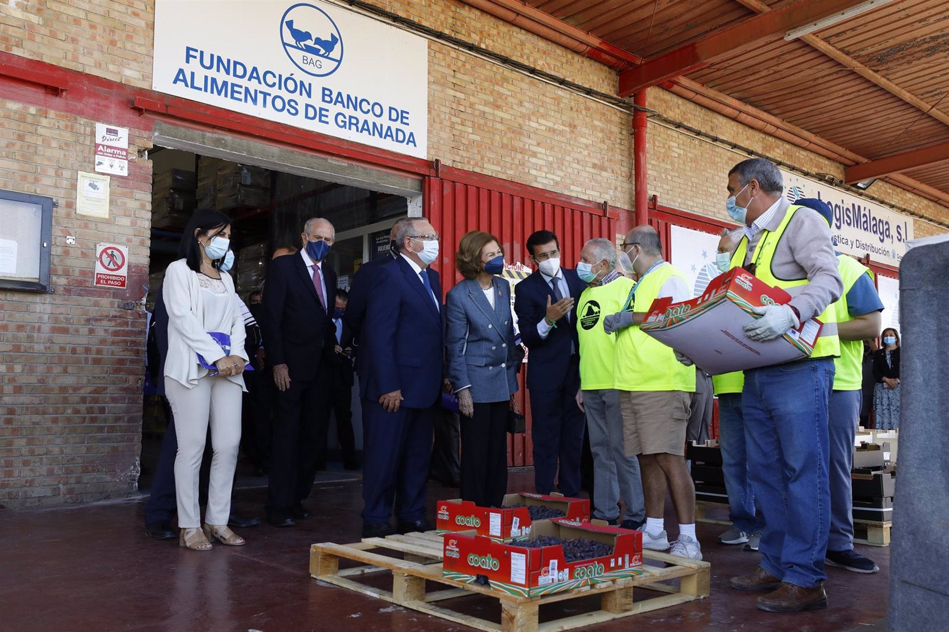 Visita real en Granada: la reina Doña Sofia visita la Fundación Banco de Alimentos Visita real en Granada: la reina Doña Sofia visita la Fundación Banco de Alimentos