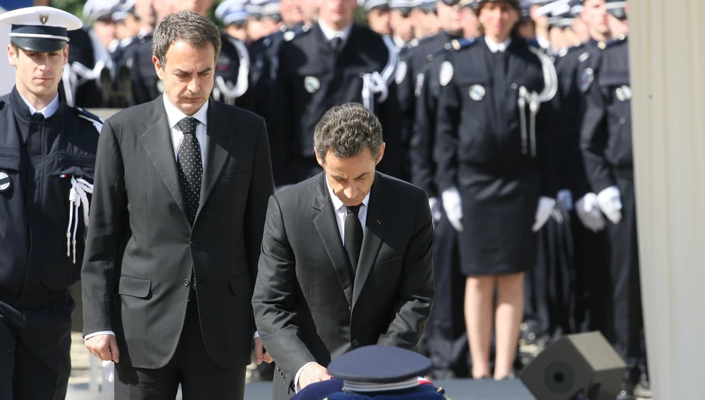 Sarkozy y Zapatero en el funeral del gendarme francés Jean-Serge Nérin