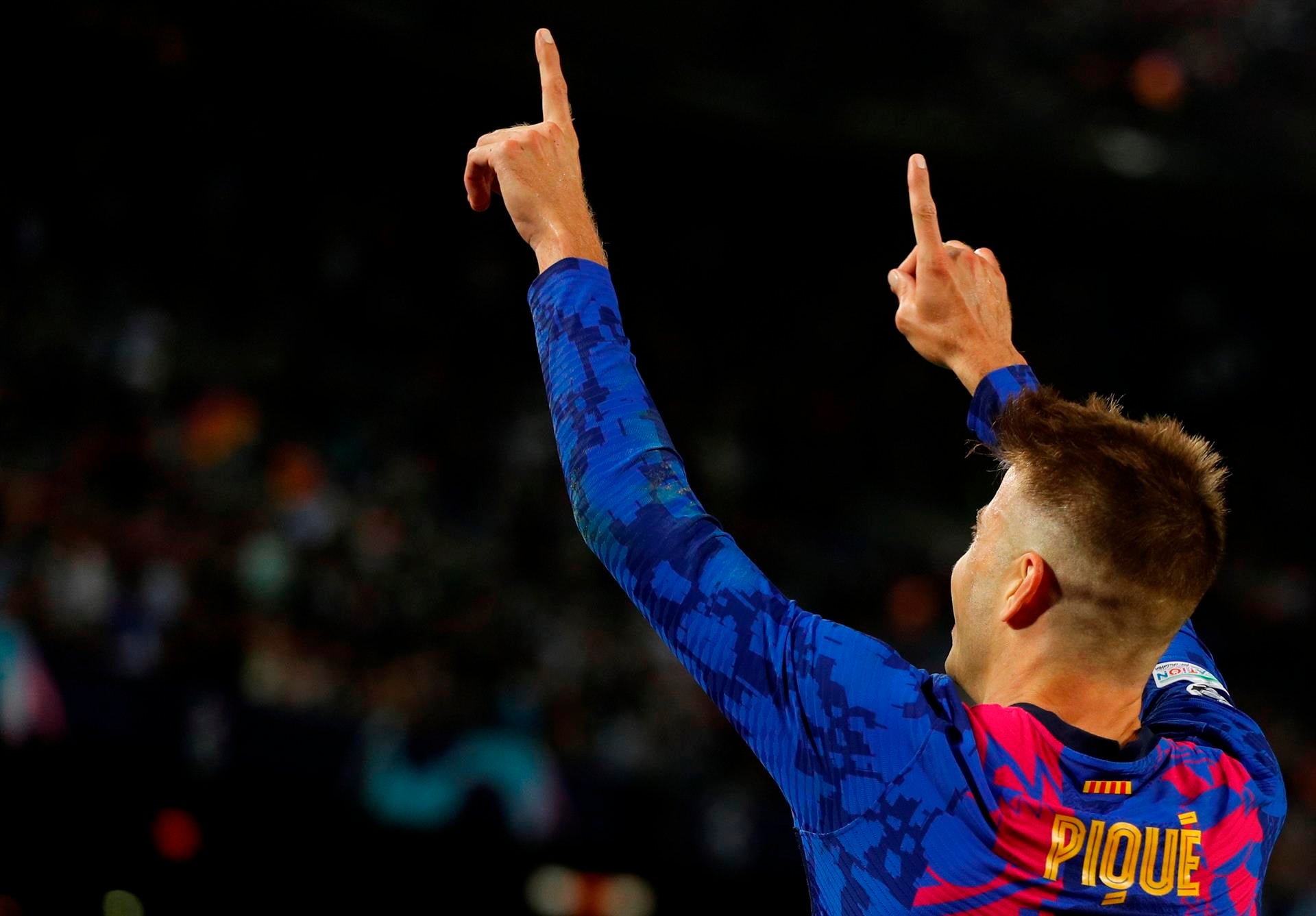 Un gol de Piqué mantiene vivo al Barça en Champions Un gol de Piqué mantiene vivo al Barça en Champions