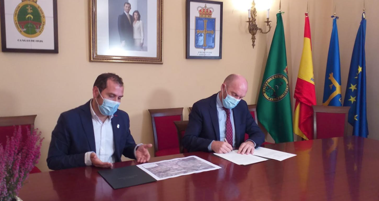 Principado y Ayuntamiento de Cangas de Onís firman el convenio para acometer el saneamiento de Mestas de Con Principado y Ayuntamiento de Cangas de Onís firman el convenio para acometer el saneamiento de Mestas de Con