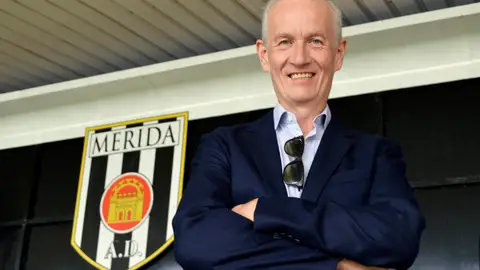 Paco Puertas vende el Mérida a un empresario británico Paco Puertas vende el Mérida a un empresario británico