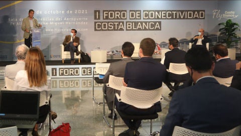 Mazón durante su intervención en el Foro de Conectividad Costa Blanca Mazón durante su intervención en el Foro de Conectividad Costa Blanca