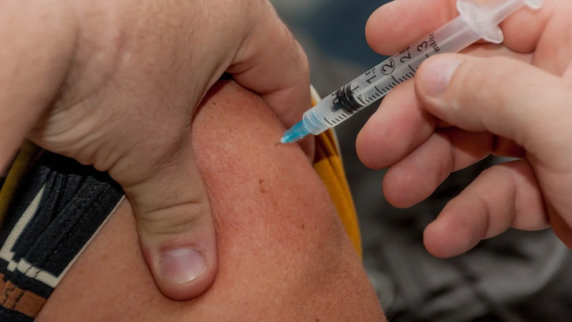 La campaña de vacunación simultánea para la gripe y el coronavirus arrancará la semana que viene