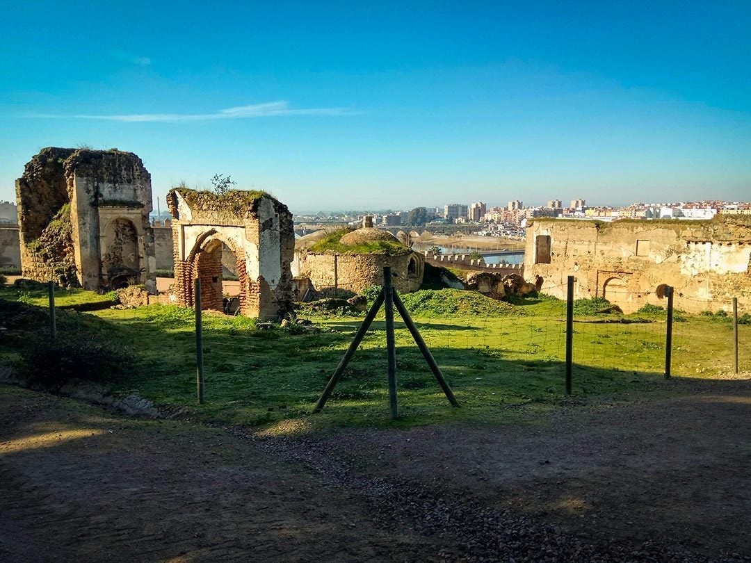 El gobierno local de Badajoz pide dotar de presupuesto el Consorcio del Casco Antiguo y las ermitas de la Alcazaba El gobierno local de Badajoz pide dotar de presupuesto el Consorcio del Casco Antiguo y las ermitas de la Alcazaba