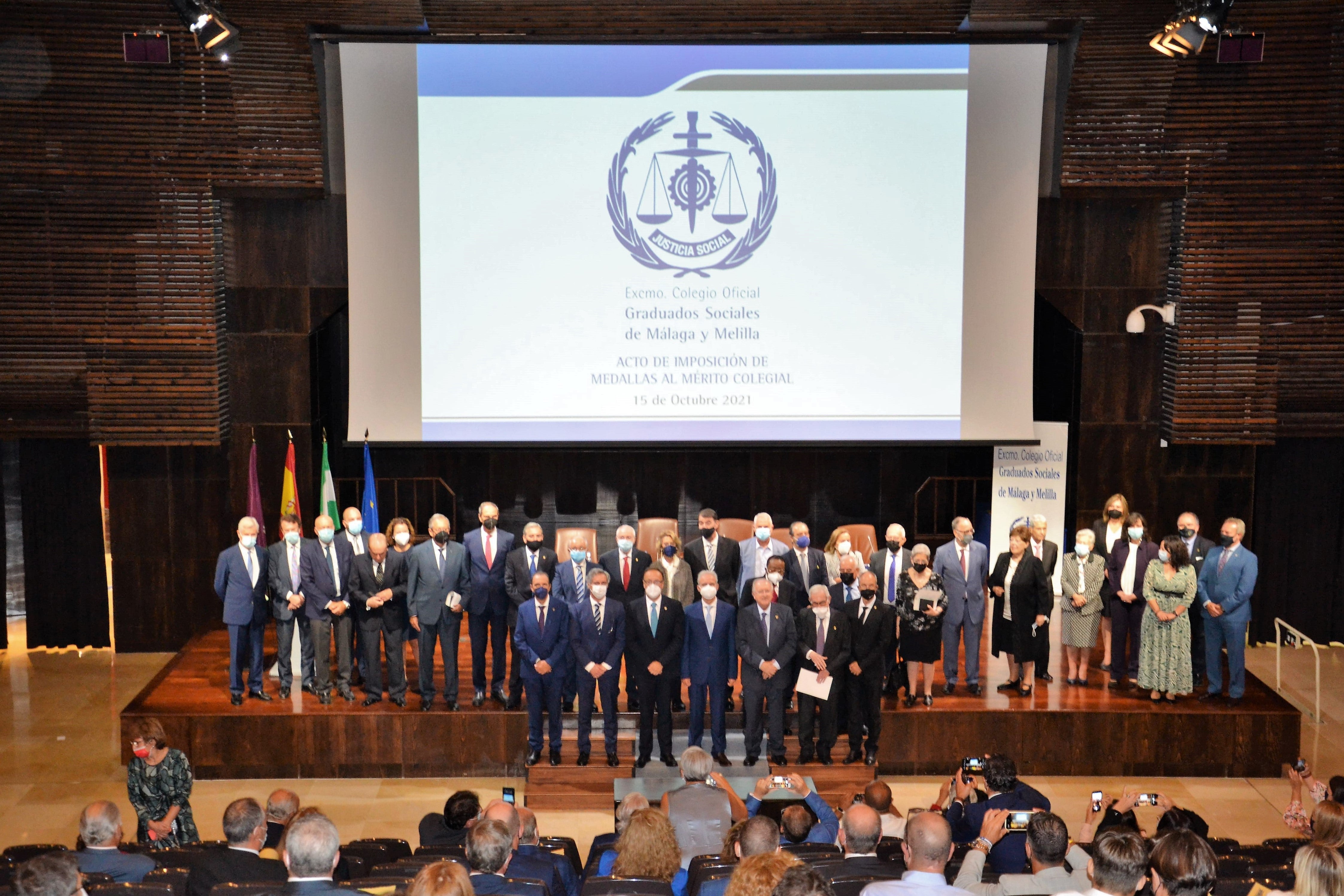 225 Graduados sociales de Málaga y Melilla distinuidos con la medalla al Mérito 225 Graduados sociales de Málaga y Melilla distinuidos con la medalla al Mérito