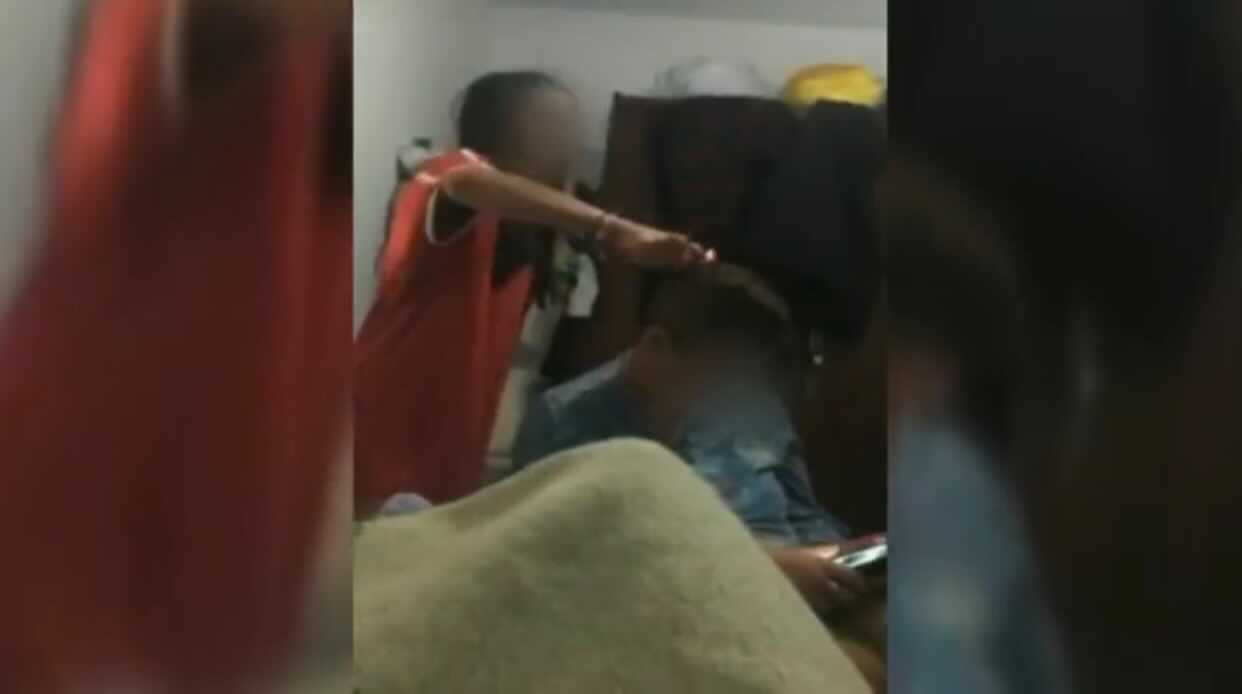 Dos menores de 15 años queman y rapan el pelo a una mujer discapacitada en Conil Dos menores de 15 años queman y rapan el pelo a una mujer discapacitada en Conil