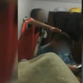 Dos menores de 15 años queman y rapan el pelo a una mujer discapacitada en Conil 