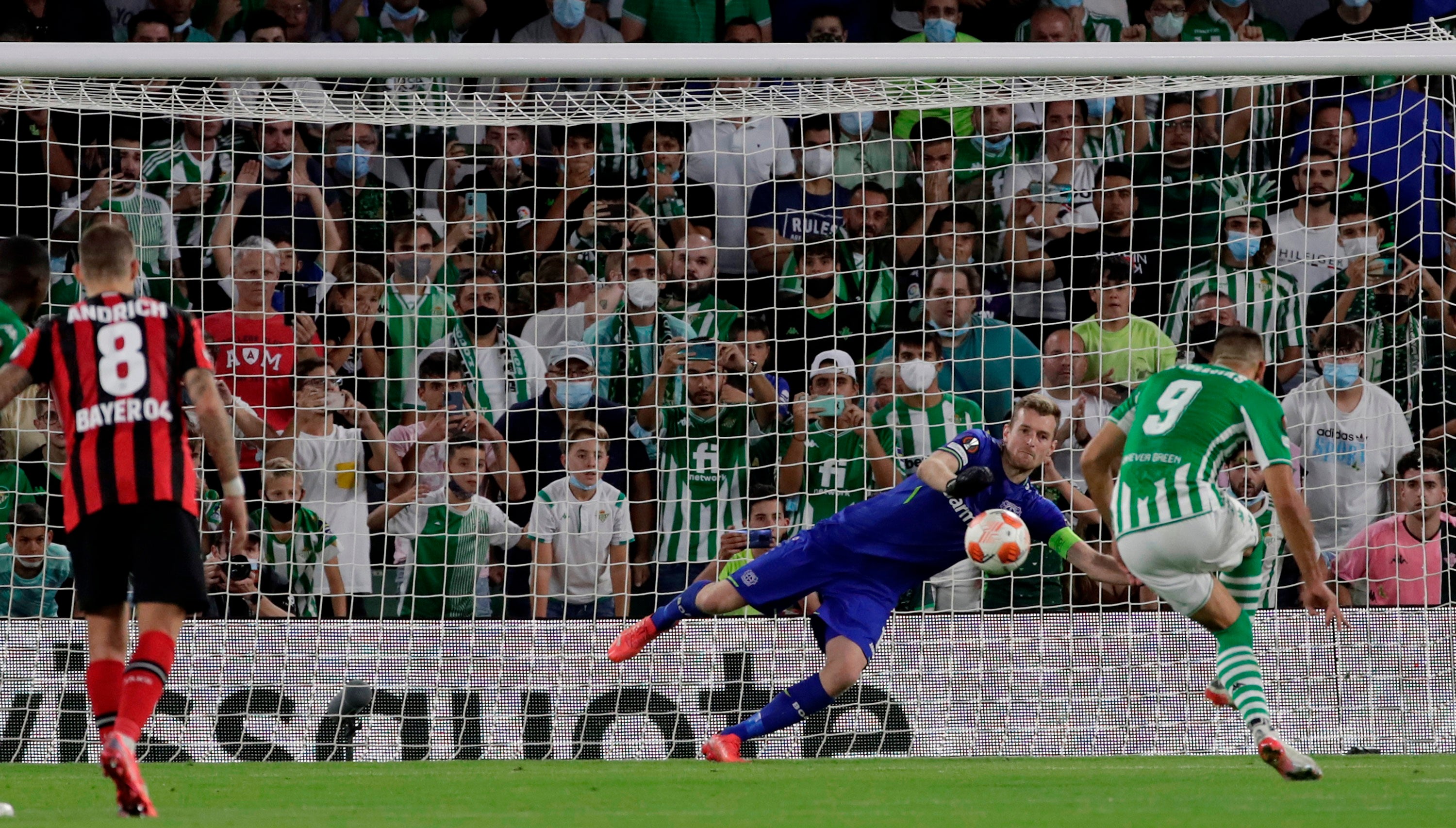 Borja Iglesias: "Con público, es mucho más divertido celebrar goles" Borja Iglesias: "Con público, es mucho más divertido celebrar goles"