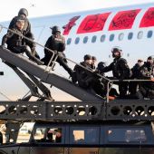 Unidades antiterroristas realizan prácticas en el aeropuerto de Ciudad Real