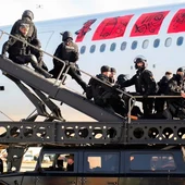 Unidades antiterroristas realizan prácticas en el aeropuerto de Ciudad Real Unidades antiterroristas realizan prácticas en el aeropuerto de Ciudad Real