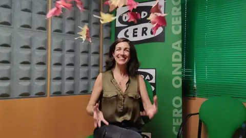 Carmen Quinteiro y su Viernes de Cuento con la oda a Octubre Más de Uno Pontevedra