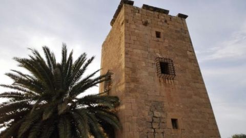 Una de las torres de la Huerta Una de las torres de la Huerta