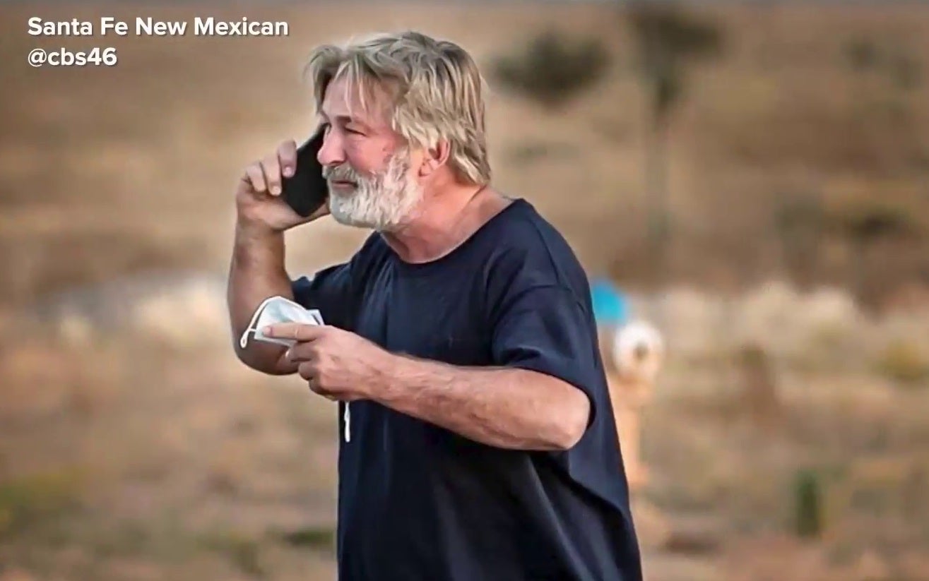 Así son los protocolos de seguridad en los rodajes para evitar tragedias como la de Alec Baldwin Así son los protocolos de seguridad en los rodajes para evitar tragedias como la de Alec Baldwin