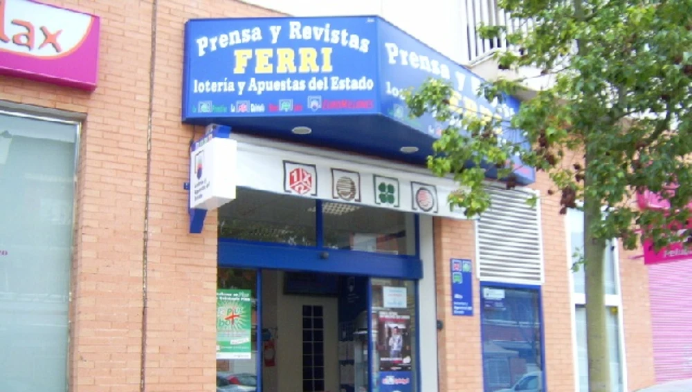 Punto de venta de Loterías y Apuestas del Estado en el barrio de San Antón de Elche. Punto de venta de Loterías y Apuestas del Estado en el barrio de San Antón de Elche.