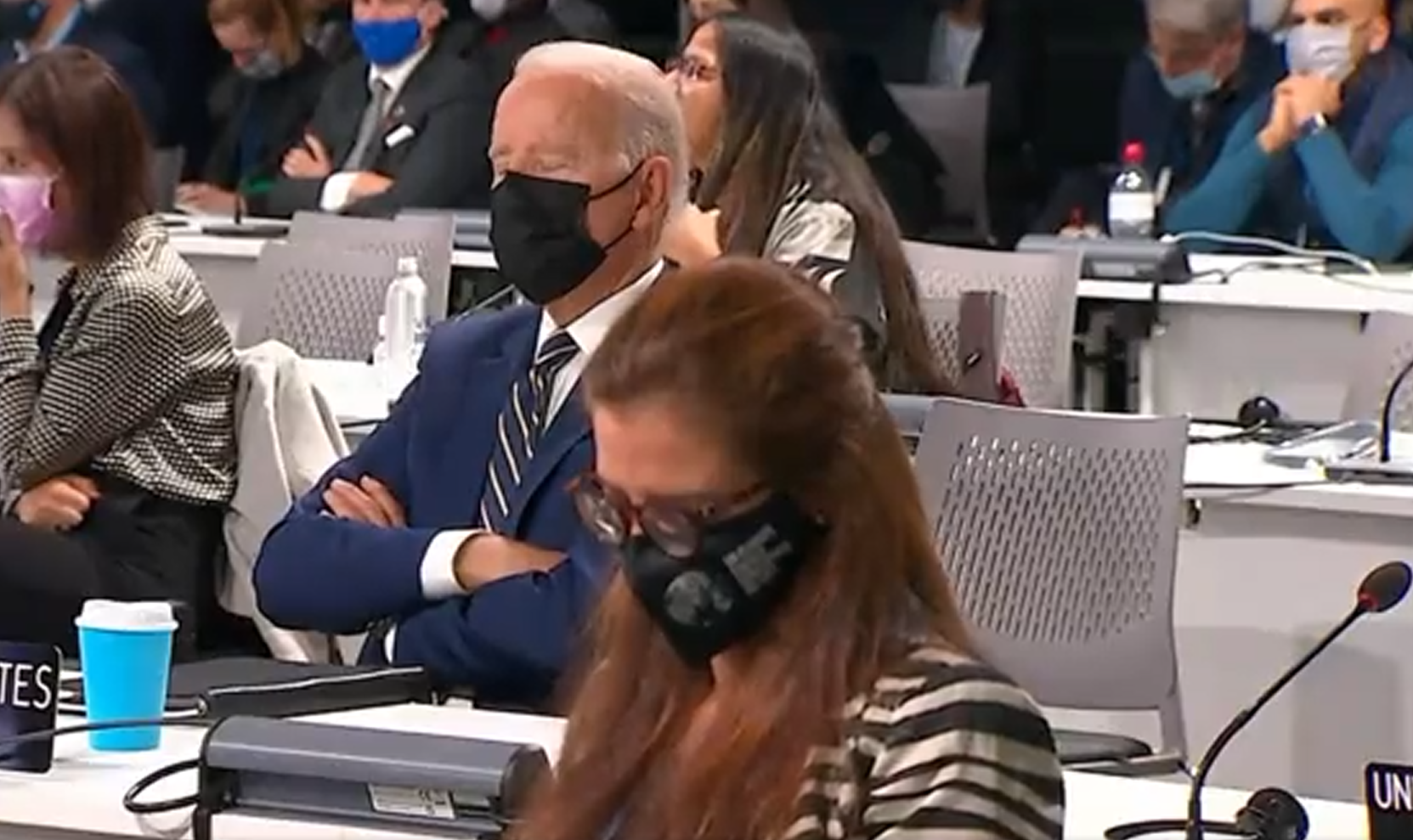 Joe Biden se queda dormido en plena Cumbre del Clima en Glasgow Joe Biden se queda dormido en plena Cumbre del Clima en Glasgow