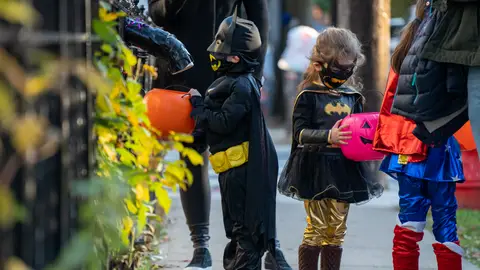 Niños disfrazados por Halloween Niños disfrazados por Halloween