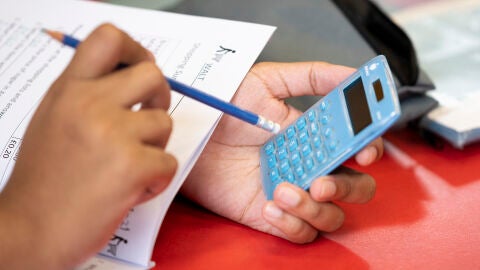 Un informe desvela que casi la mitad espa&ntilde;oles es incapaz de ahorrar m&aacute;s de 100 euros al mes