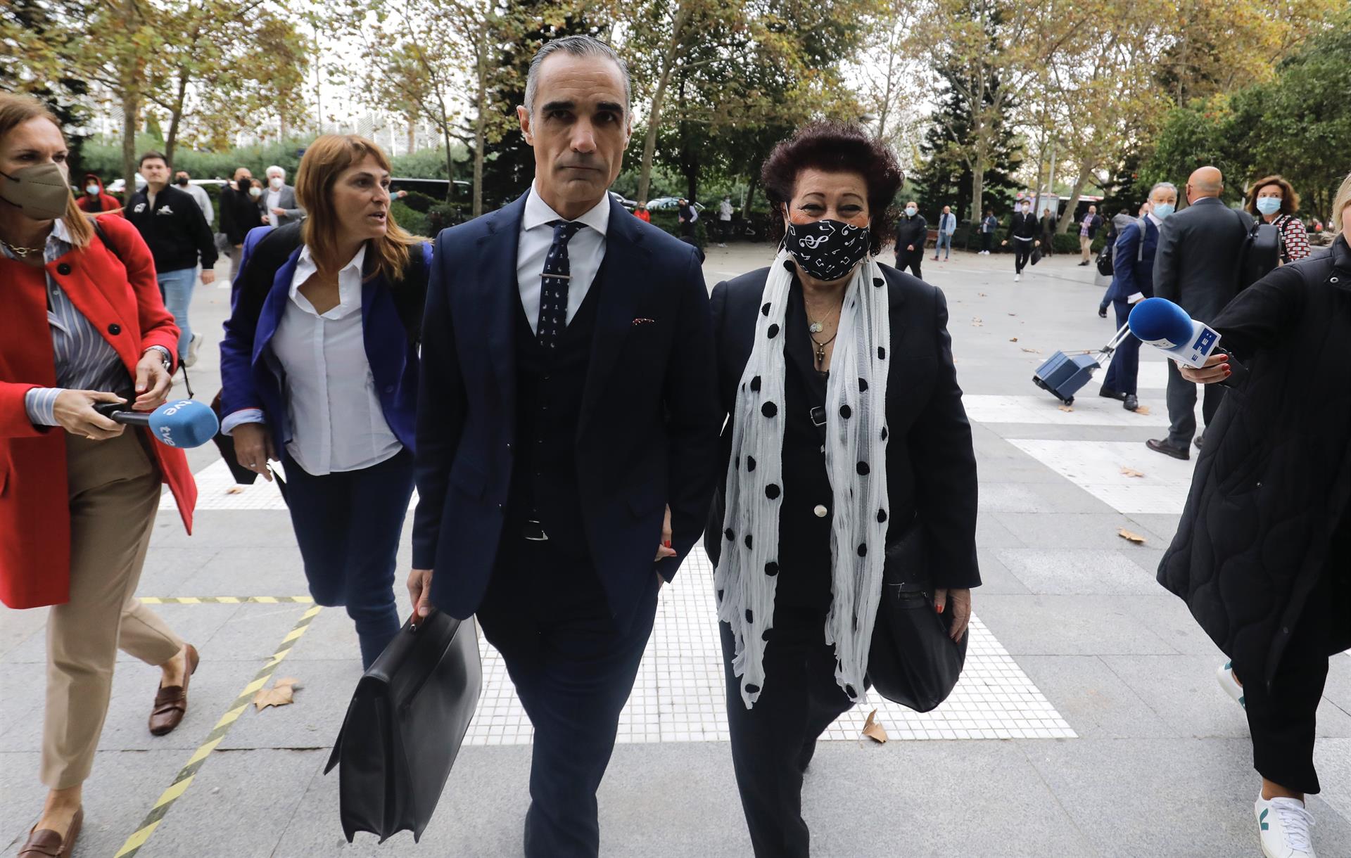 Arranca el juicio contra Consuelo Císcar por un presunto fraude en la adquisición de reproducciones Arranca el juicio contra Consuelo Císcar por un presunto fraude en la adquisición de reproducciones