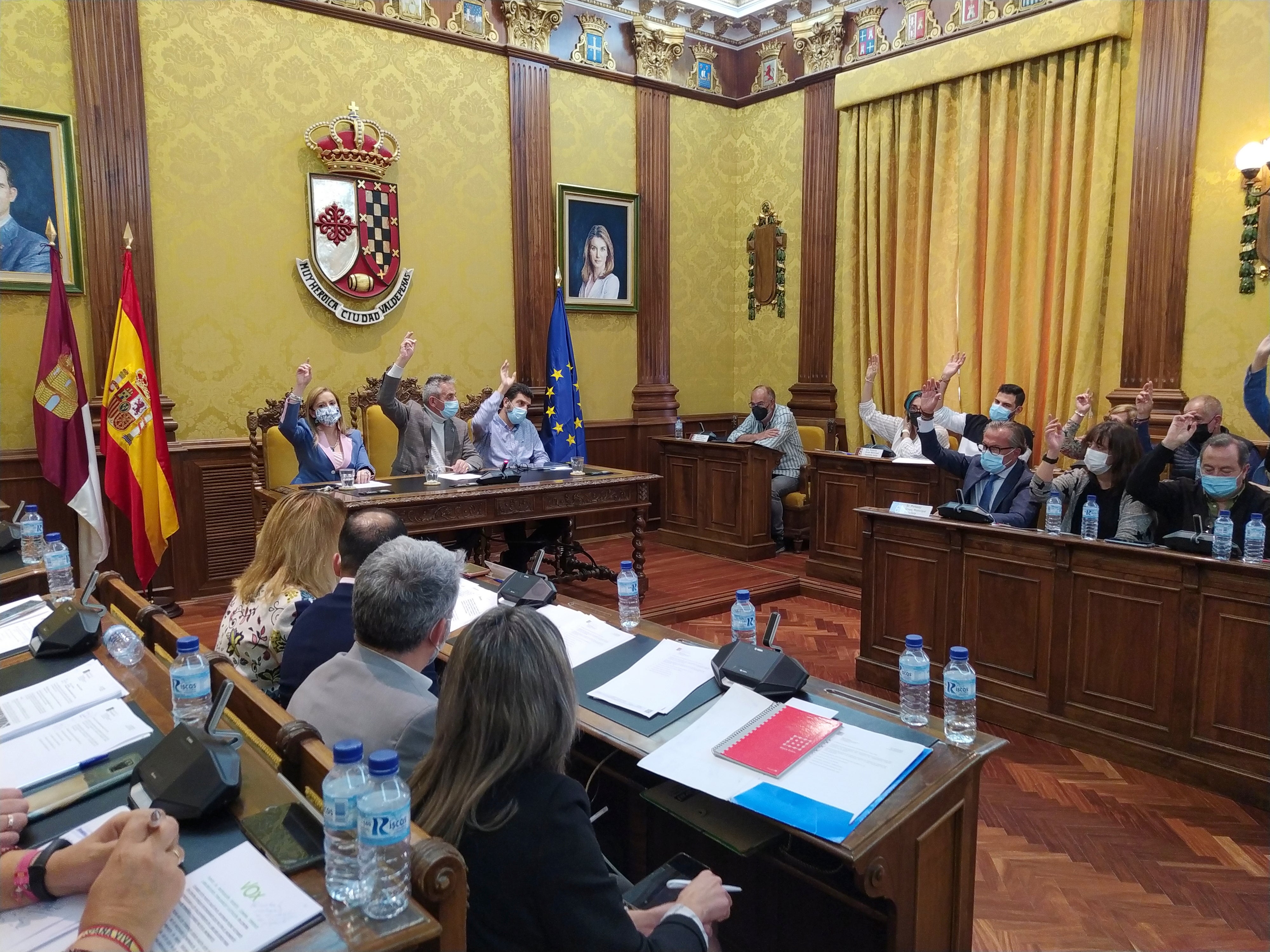 La presión fiscal municipal centra gran parte del debate del Pleno del Ayuntamiento de Valdepeñas La presión fiscal municipal centra gran parte del debate del Pleno del Ayuntamiento de Valdepeñas