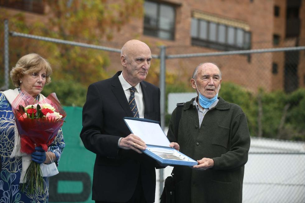 José Antonio Senz de Broto: "Es un orgullo que las pistas de Tenis lleven mi nombre" José Antonio Senz de Broto: "Es un orgullo que las pistas de Tenis lleven mi nombre"