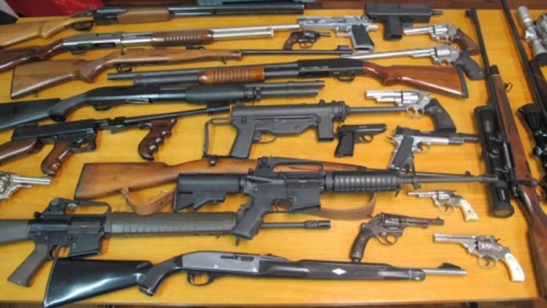 La Guardia Civil subastará unas 600 armas en Badajoz el 15 de noviembre