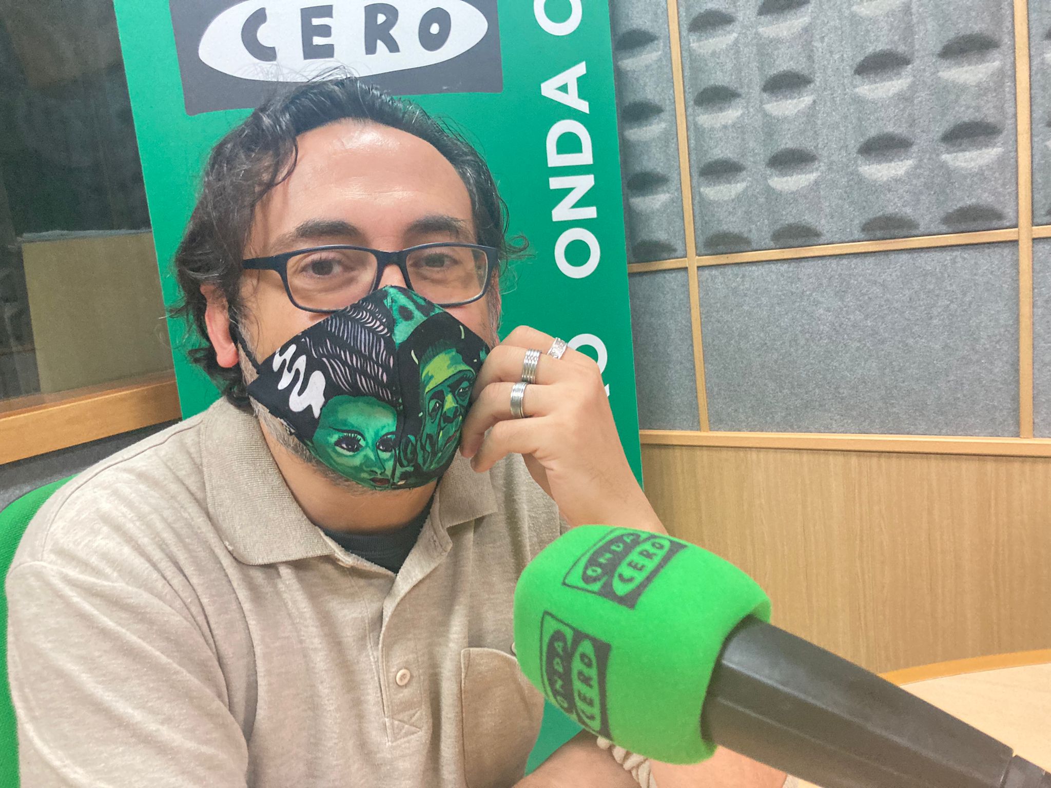 El documental 'Contra el tiempo' se transforma en libro para contar sus entresijos El documental 'Contra el tiempo' se transforma en libro para contar sus entresijos