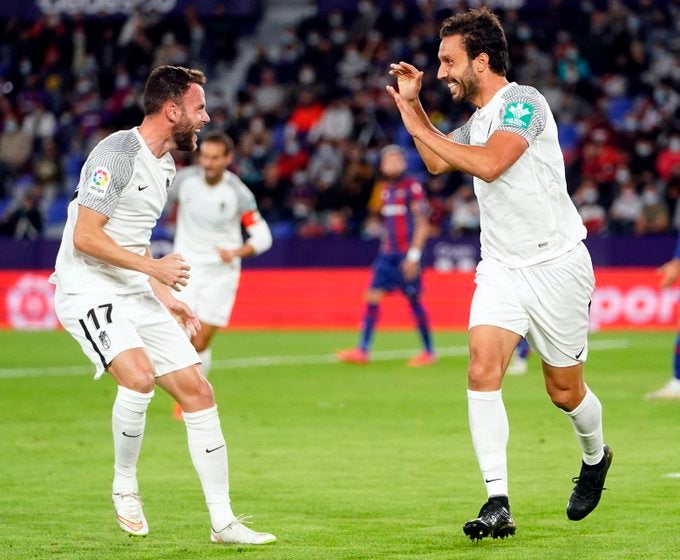 El Granada CF vapulea al Levante y se aleja del descenso El Granada CF vapulea al Levante y se aleja del descenso