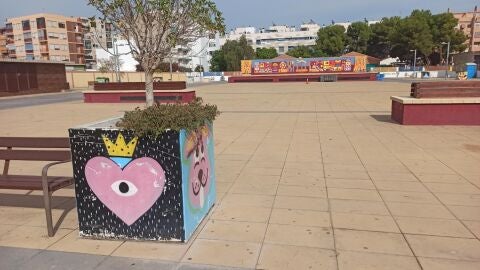 Área de esparcimiento sobre el aparcamiento de La Ordana en Sant Joan Área de esparcimiento sobre el aparcamiento de La Ordana en Sant Joan